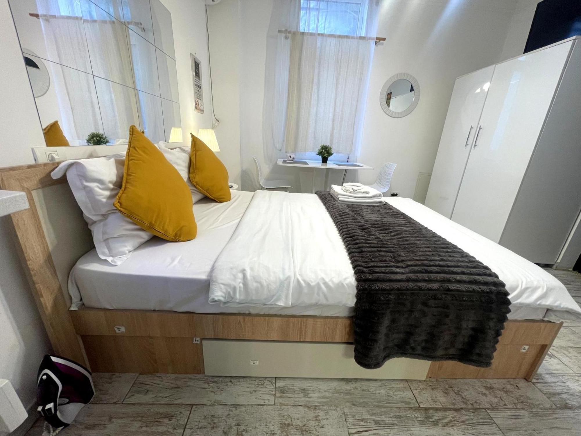 Prime 4 Appartement Boekarest Buitenkant foto